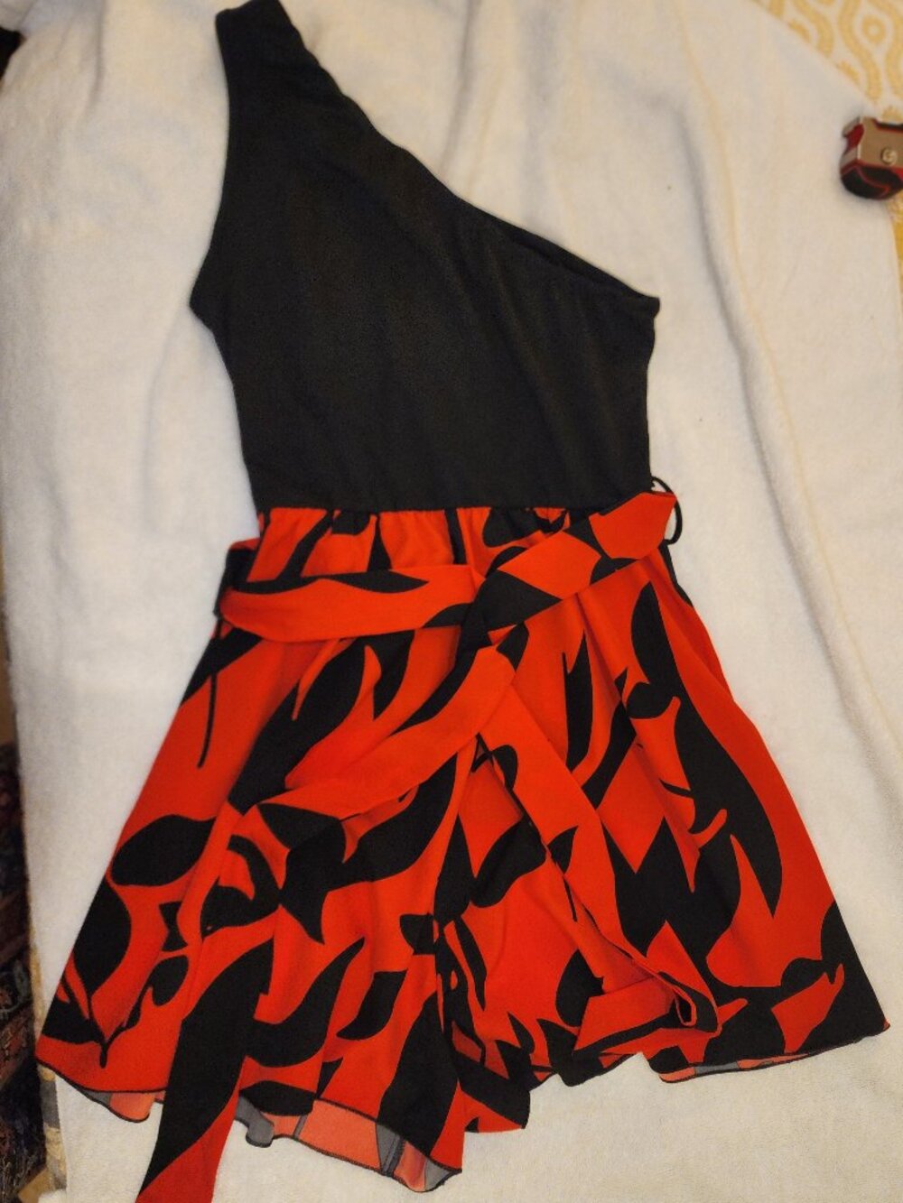 Shein One‑Shoulder Watercolor Romper – Burnt Orange/Red & Black Bodice, Sz S